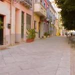 Appartamento Rosso Buoni E Cattivi