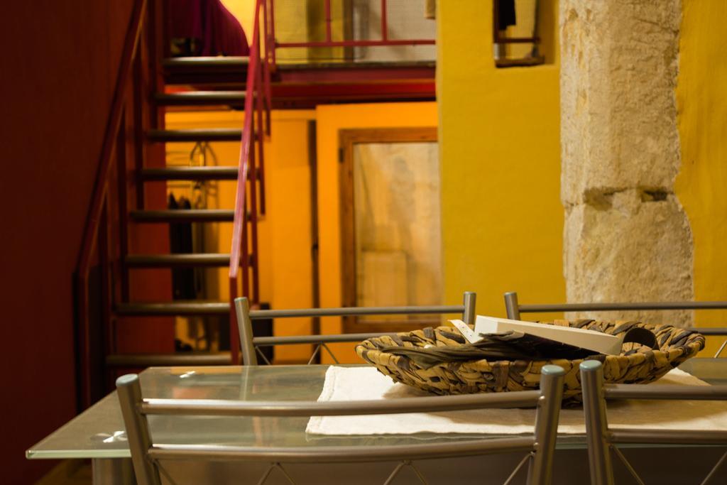 Rosso Buoni E Cattivi Apartment *